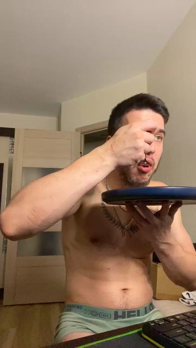 bravo_maestro live cam on Cam4