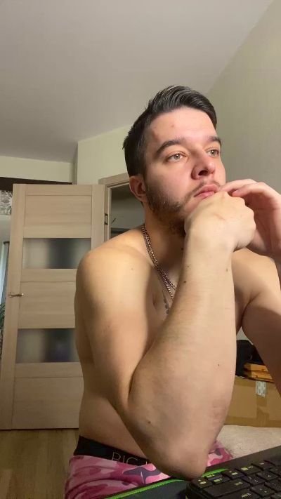 bravo_maestro live cam on Cam4