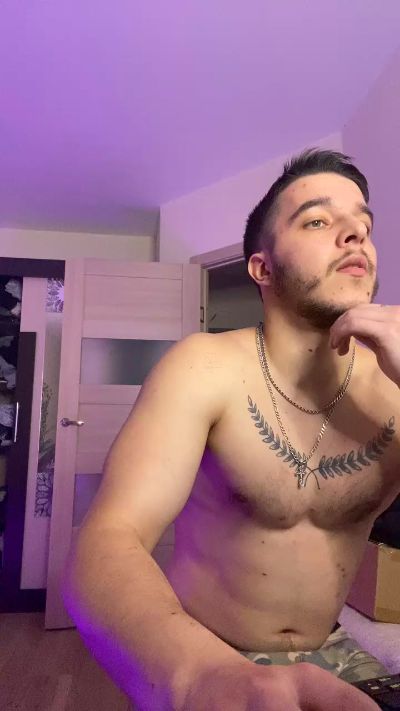 bravo_maestro live cam on Cam4