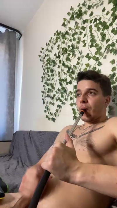 bravo_maestro live cam on Cam4
