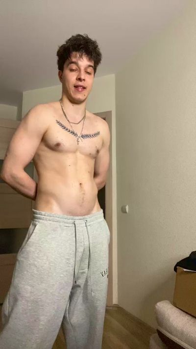 bravo_maestro live cam on Cam4