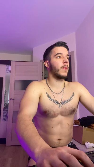 bravo_maestro live cam on Cam4