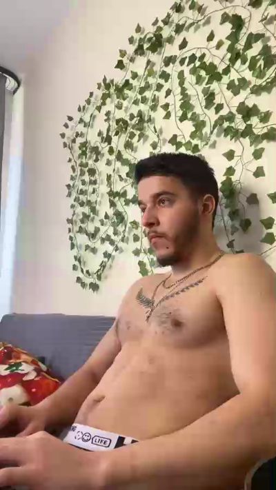bravo_maestro live cam on Cam4