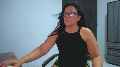 briyiz_020 live cam on Cam4