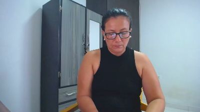 briyiz_020 live cam on Cam4