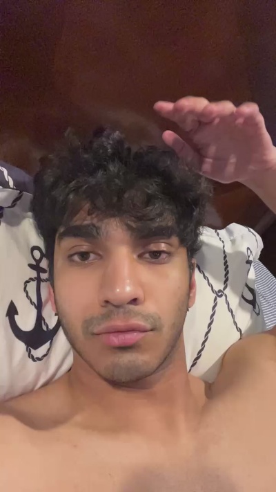 brownboycheeks3 live cam on Cam4