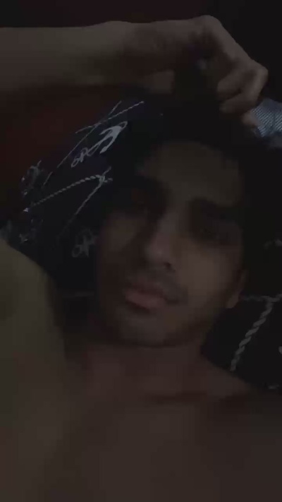 brownboycheeks3 live cam on Cam4