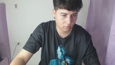 bruce_max live cam on Cam4