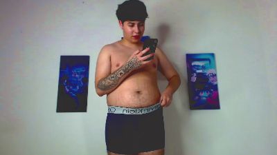 bruce_max live cam on Cam4