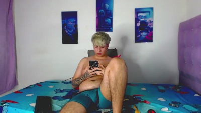 bruce_max live cam on Cam4