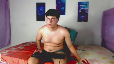 bruce_max live cam on Cam4