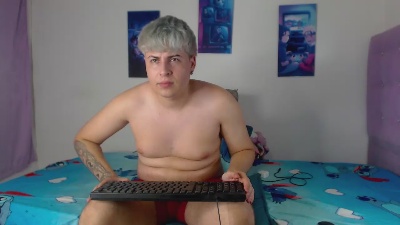 bruce_max live cam on Cam4