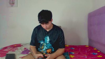 bruce_max live cam on Cam4