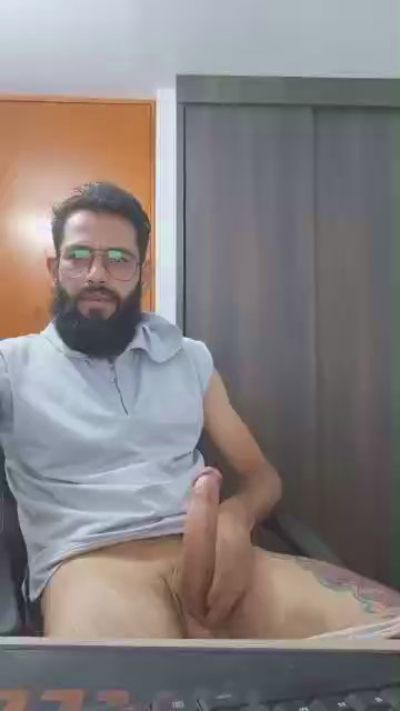 brucebanner224 live cam on Cam4