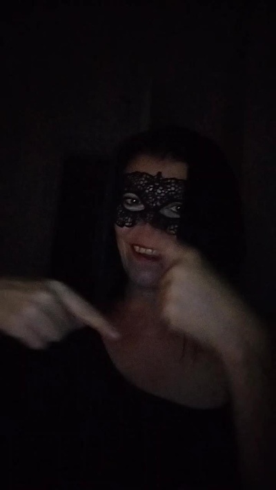 brunettaspetti1 live cam on Cam4