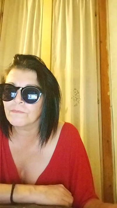 brunettaspetti1 live cam on Cam4