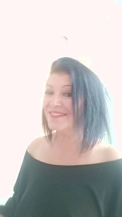 brunettaspetti1 live cam on Cam4