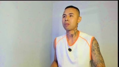 bryan1839 live cam on Cam4