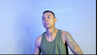 bryan1839 live cam on Cam4