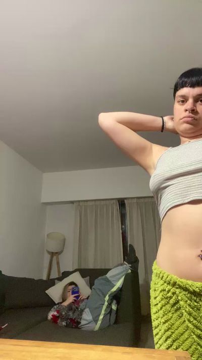 bt89 live cam on Cam4