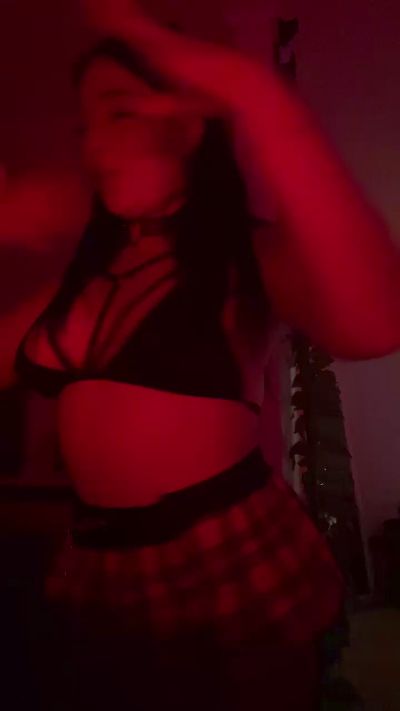 buga_hot live cam on Cam4