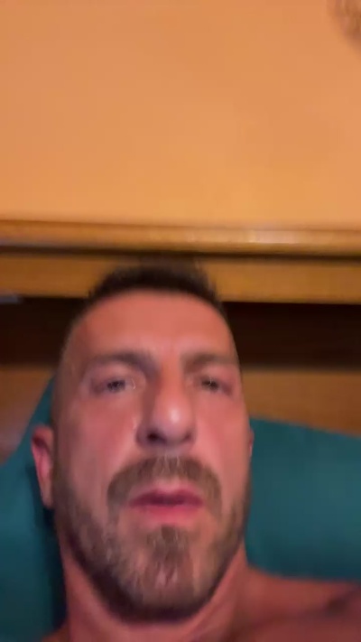 builder1 live cam on Cam4
