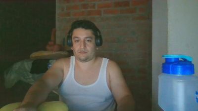 builtfpleasure live cam on Cam4