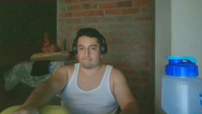 builtfpleasure live cam on Cam4