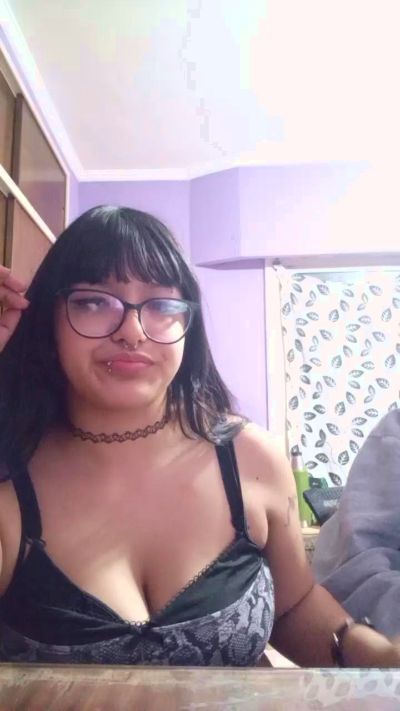 bunnypaws0 live cam on Cam4