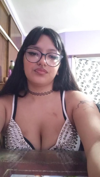 bunnypaws0 live cam on Cam4