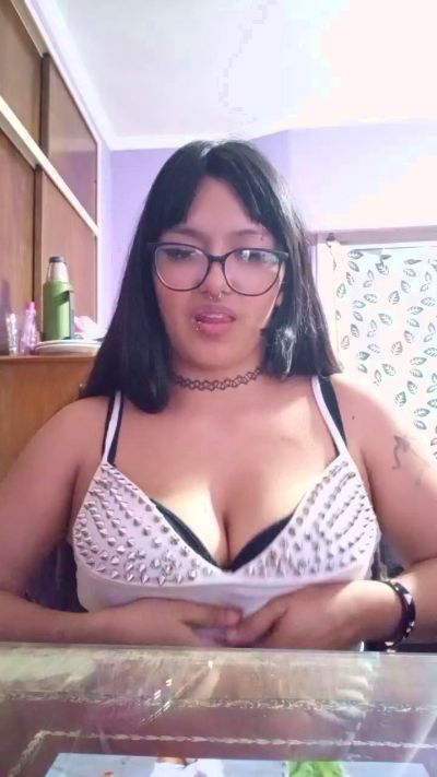 bunnypaws0 live cam on Cam4