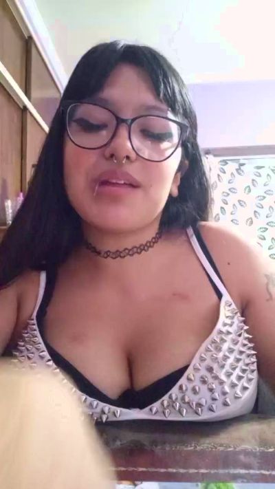 bunnypaws0 live cam on Cam4