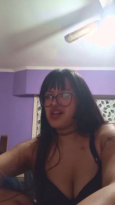 bunnypaws0 live cam on Cam4