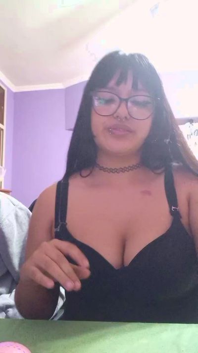 bunnypaws0 live cam on Cam4