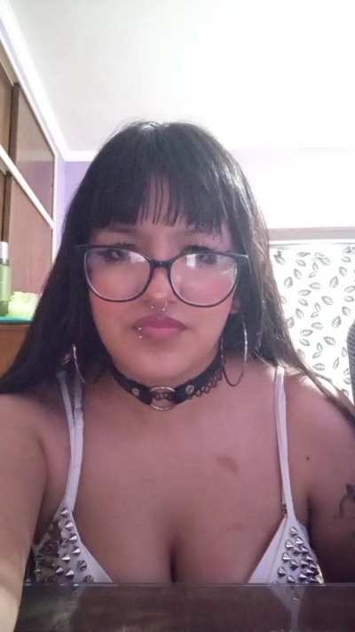 bunnypaws0 live cam on Cam4