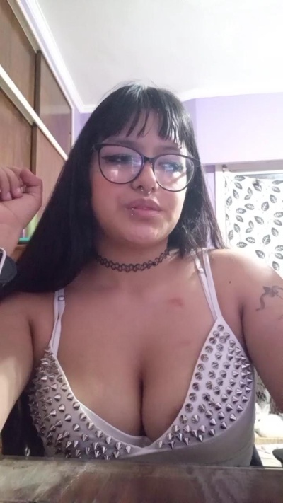 bunnypaws0 live cam on Cam4