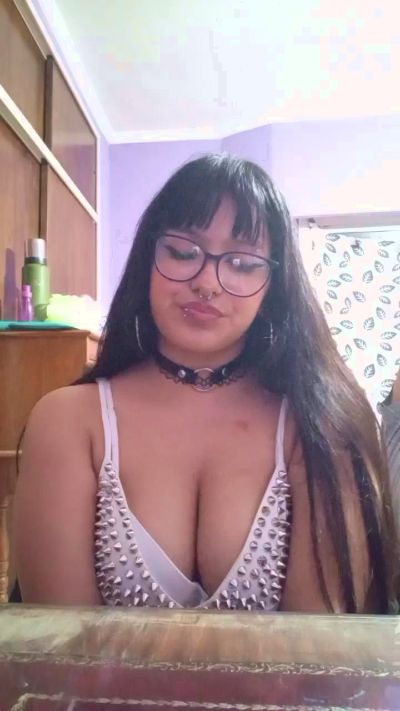 bunnypaws0 live cam on Cam4