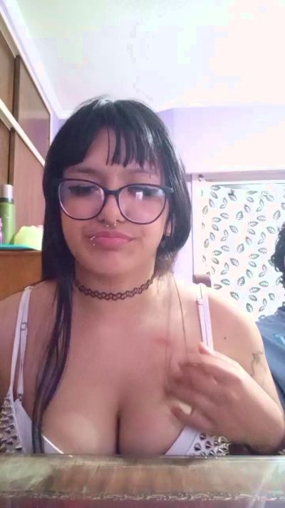 bunnypaws0 live cam on Cam4