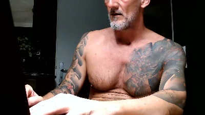 buttfuck_bln live cam on Cam4