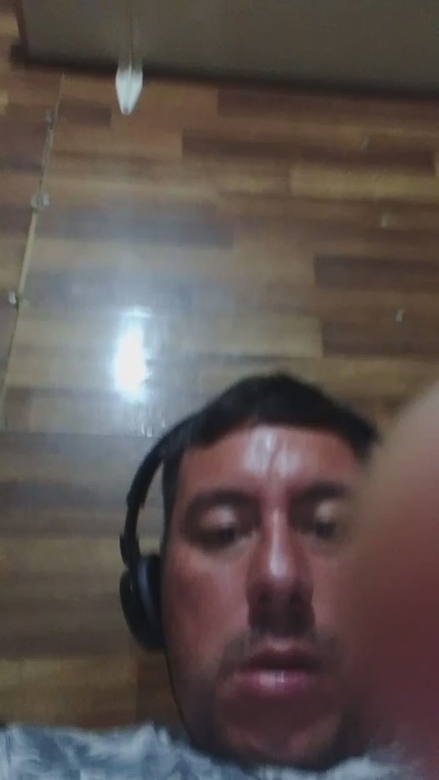 calenton190 live cam on Cam4