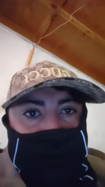 caliente23 live cam on Cam4