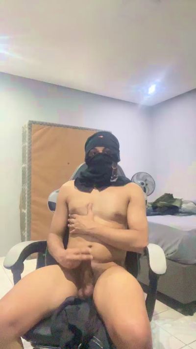 cam_moreno23 live cam on Cam4