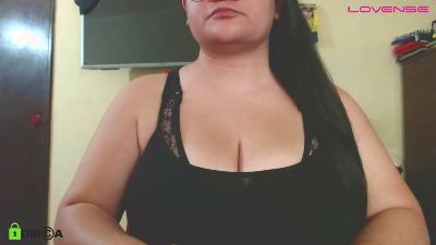 camiilahotxxxx live cam on Cam4