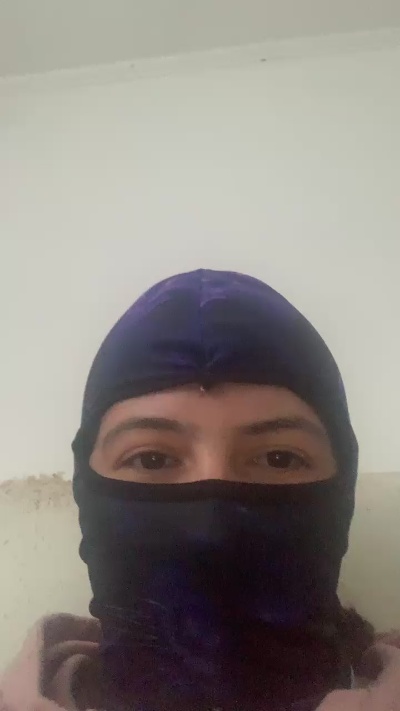 camilaputa4 live cam on Cam4