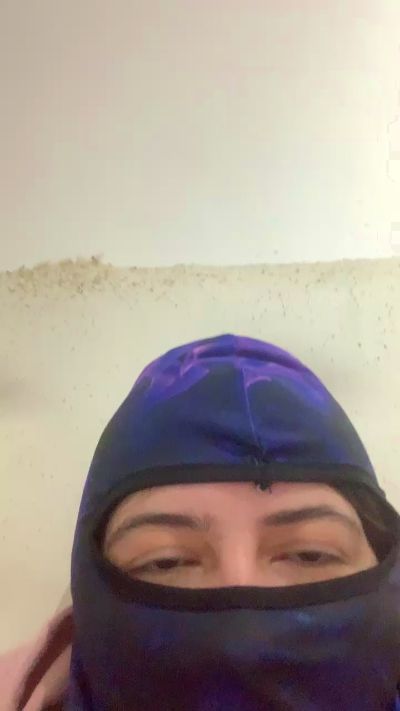 camilaputa4 live cam on Cam4
