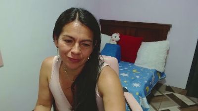 camilavargas_ live cam on Cam4
