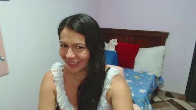 camilavargas_ live cam on Cam4