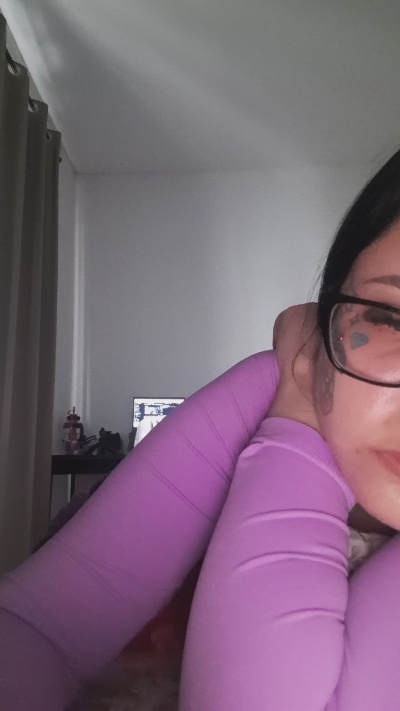 camileberwig live cam on Cam4