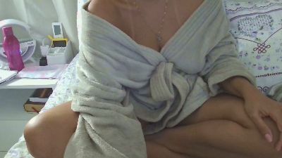 camilinha01 live cam on Cam4