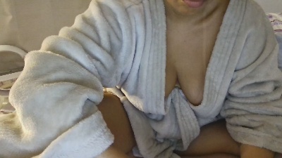 camilinha01 live cam on Cam4